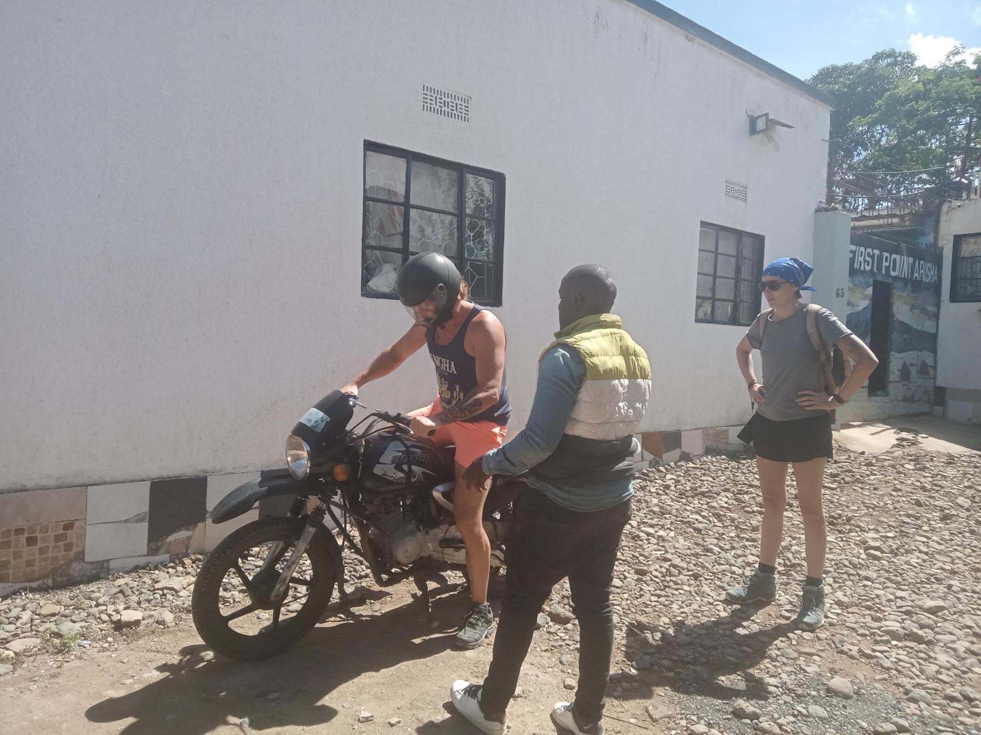 First Point Arusha Hostel Esterno foto